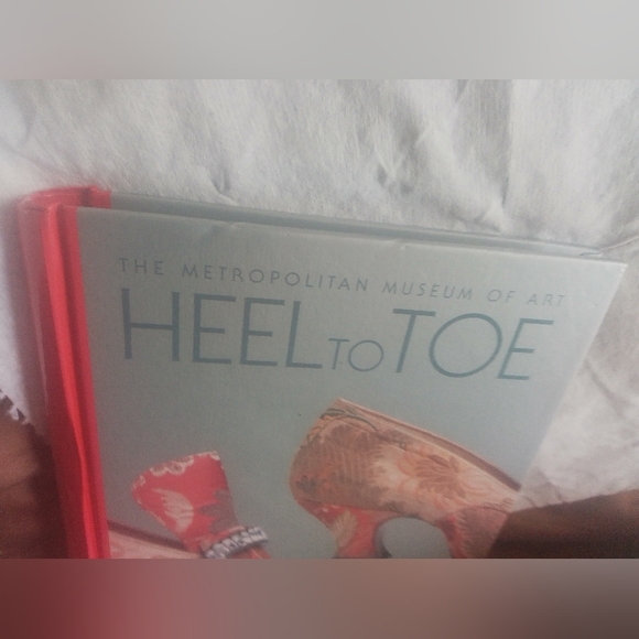 The Metropolitan Museum of Art Heel to Toe address book (NWOT) - Picture 3 of 10